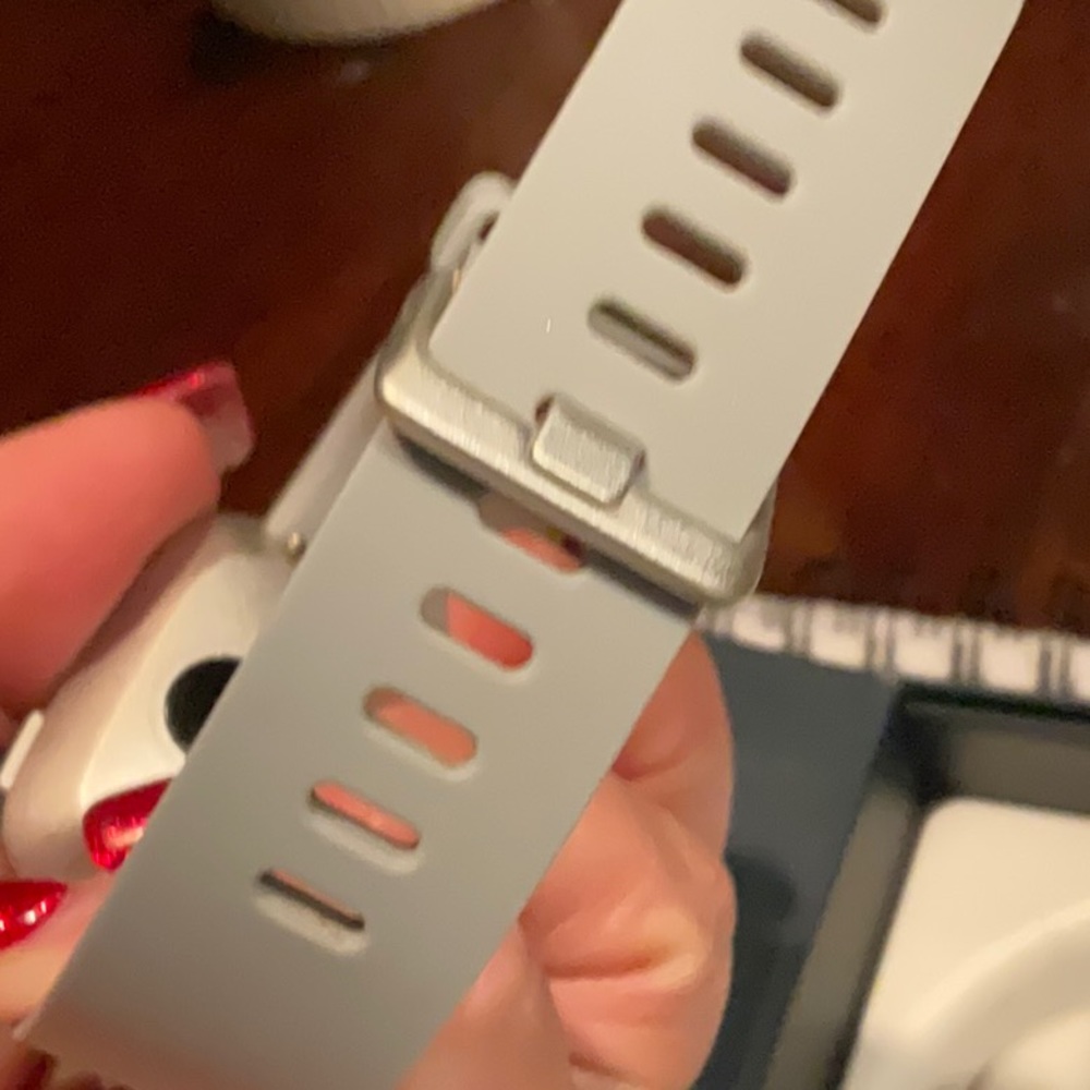 Fitbit 2017 Excellent Condition - image 4